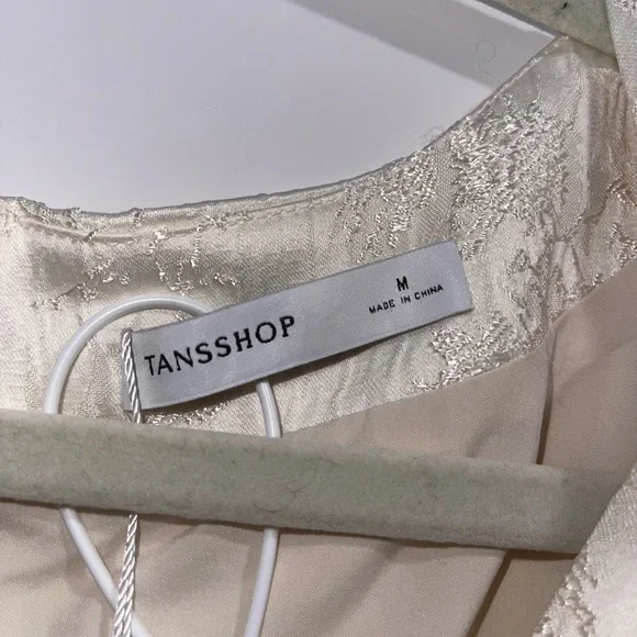 Tansshop traditional white/beige dress - Picture 3 of 3